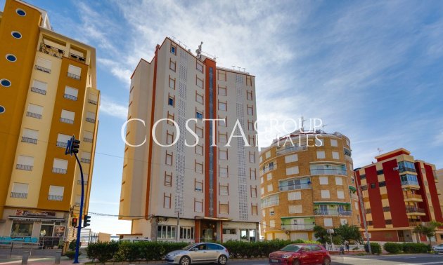 Resale - Apartments -
Torrevieja - Torrevieja Centro