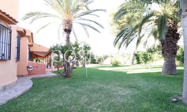 Resale - Villa -
Torrevieja - El Chaparral