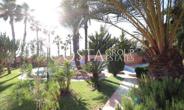 Resale - Villa -
Torrevieja - El Chaparral