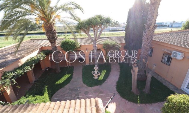 Resale - Villa -
Torrevieja - El Chaparral