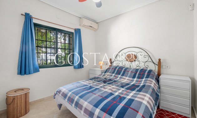 Resale - Villa -
Orihuela - Orihuela Costa