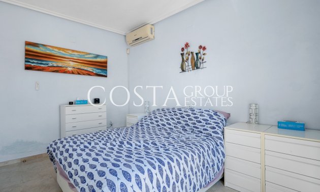 Resale - Villa -
Orihuela - Orihuela Costa