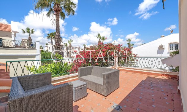 Resale - Villa -
Orihuela - Orihuela Costa