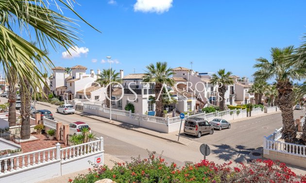 Resale - Villa -
Orihuela - Orihuela Costa