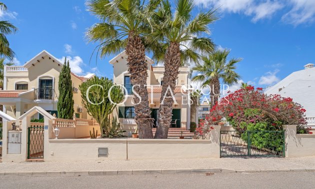 Resale - Villa -
Orihuela - Orihuela Costa
