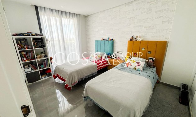 Resale - Villa -
Orihuela - Los Altos