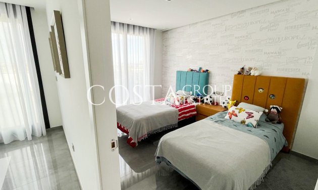 Resale - Villa -
Orihuela - Los Altos