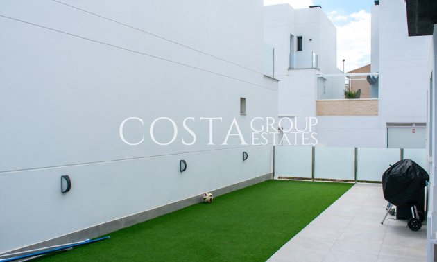 Resale - Villa -
Orihuela - Los Altos