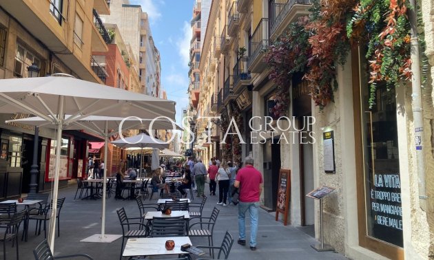 Resale - Apartments -
Alicante - Alicante Centro