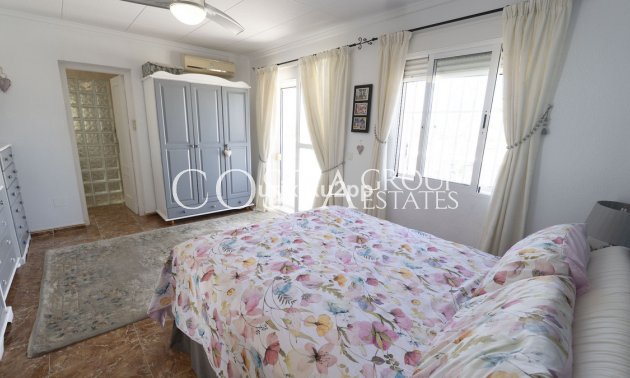 Resale - Villa -
Torrevieja - San Luis