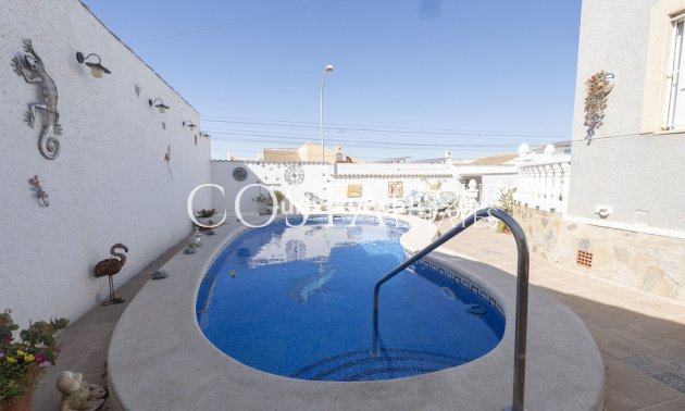 Resale - Villa -
Torrevieja - San Luis
