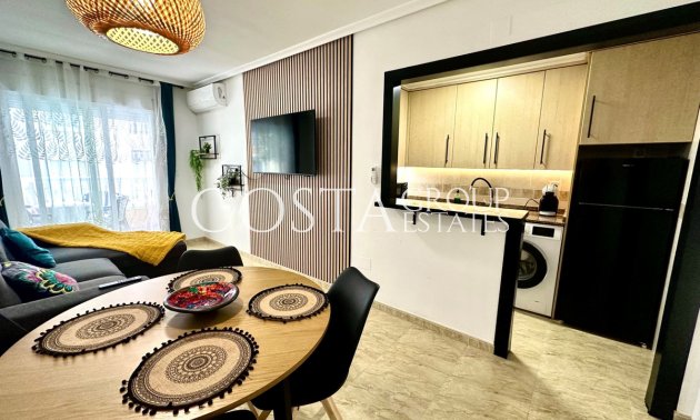 Resale - Apartments -
Torrevieja - Torrevieja Centro