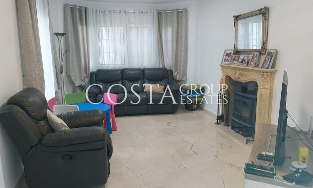 Revente - Villa -
Orihuela - Villamartin