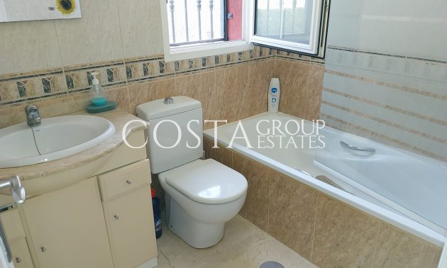 Revente - Villa -
Orihuela - Villamartin