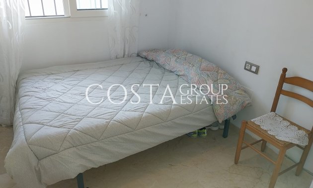 Revente - Villa -
Orihuela - Villamartin