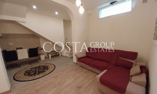 Revente - Villa -
Orihuela - Villamartin