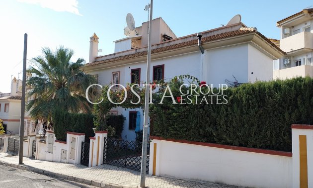 Revente - Villa -
Orihuela - Villamartin