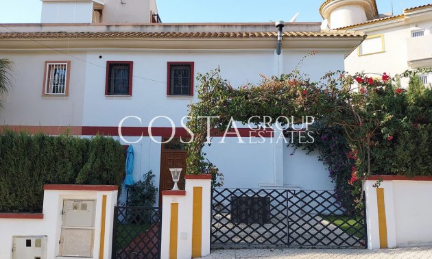 Revente - Villa -
Orihuela - Villamartin