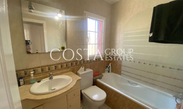 Revente - Villa -
Orihuela - Villamartin