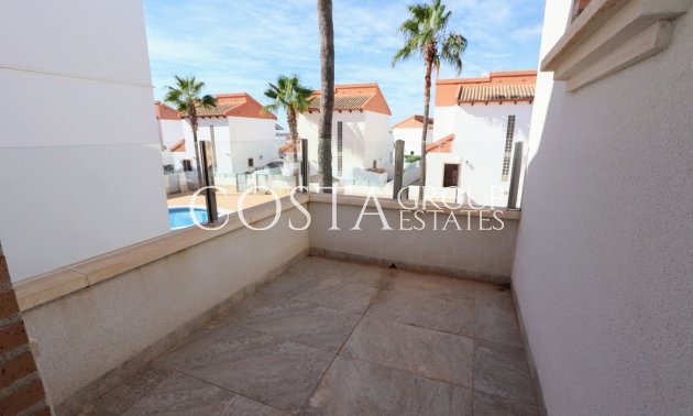 Revente - Villa -
Orihuela - Villamartin