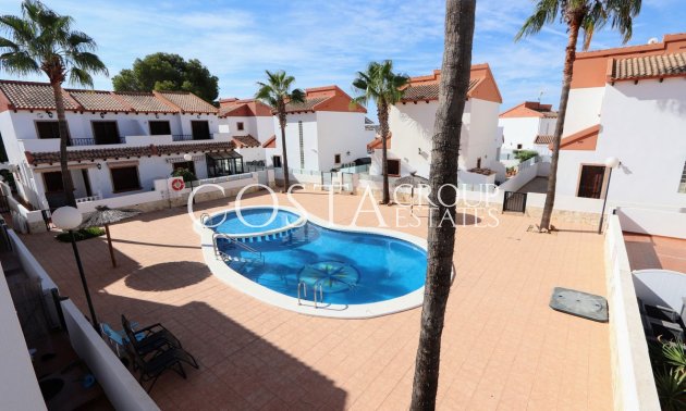 Revente - Villa -
Orihuela - Villamartin