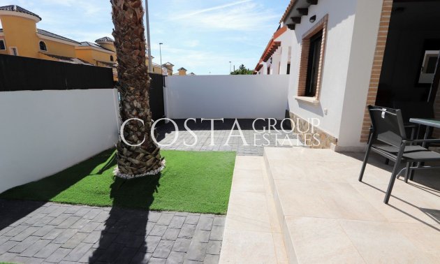 Revente - Villa -
Orihuela - Villamartin