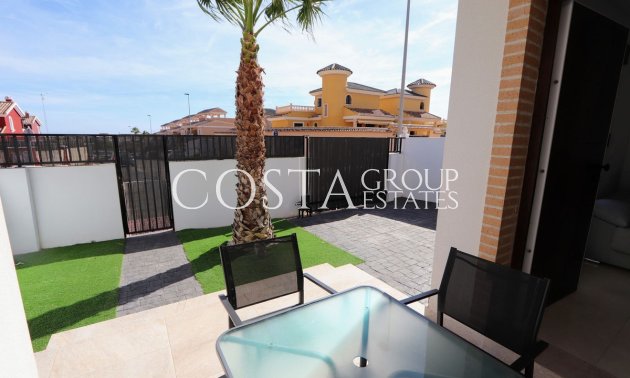 Revente - Villa -
Orihuela - Villamartin