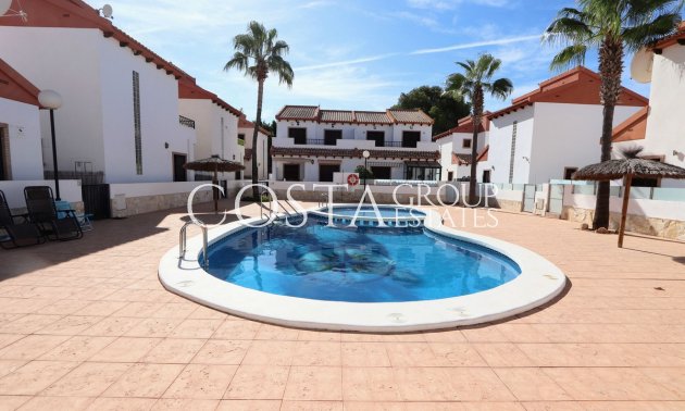 Revente - Villa -
Orihuela - Villamartin