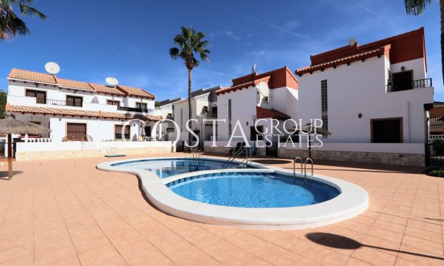 Revente - Villa -
Orihuela - Villamartin