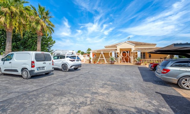 Revente - Villa -
Almoradí - Almoradi Centro