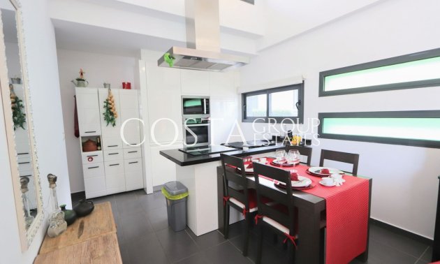 Revente - Villa -
Orihuela - Villamartin