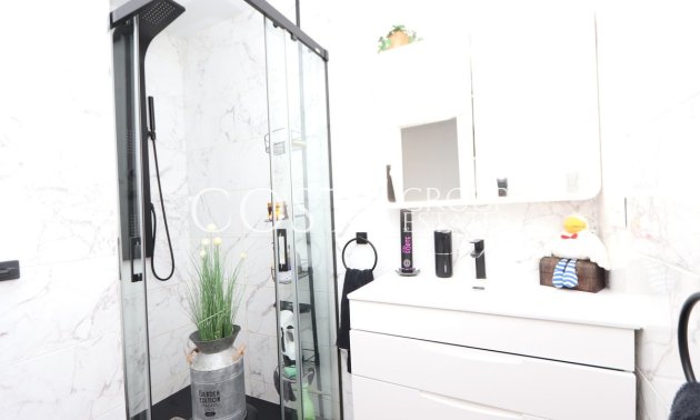 Revente - Villa -
Orihuela - Villamartin