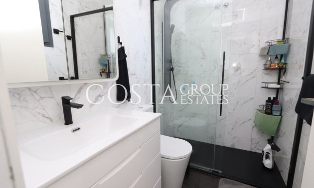 Revente - Villa -
Orihuela - Villamartin