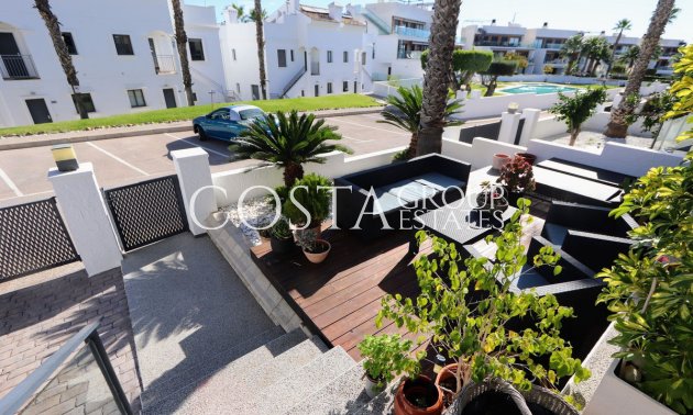 Revente - Villa -
Orihuela - Villamartin