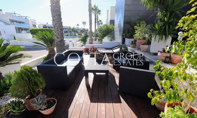 Revente - Villa -
Orihuela - Villamartin