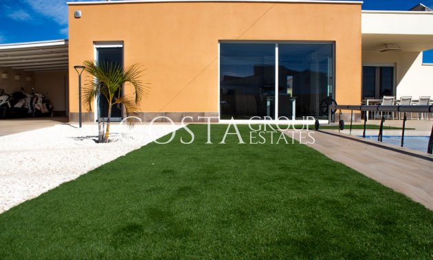 Resale - Villa -
Torrevieja - La Siesta