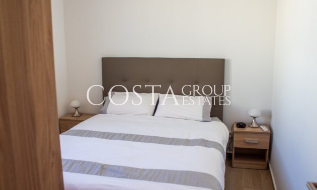 Resale - Villa -
Torrevieja - La Siesta