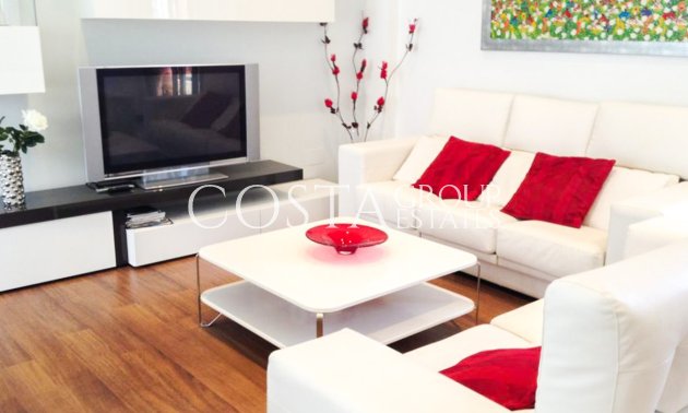 Revente - Villa -
Orihuela - Mil Palmeras