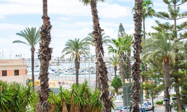 Resale - Apartments -
Torrevieja - Torrevieja Centro