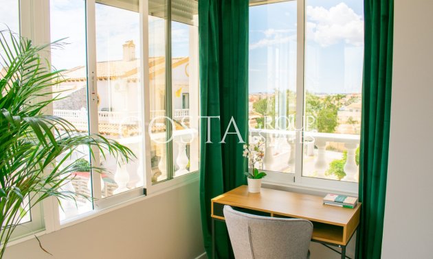 Resale - House -
Orihuela - Punta Prima