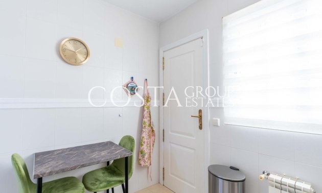 Herverkoop - Villa -
Orihuela Costa - Punta Prima