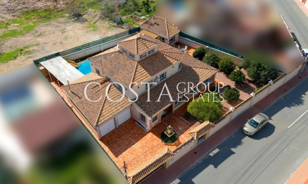 Herverkoop - Villa -
Torrevieja - El Chaparral