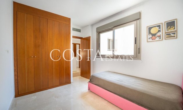 Odsprzedaż - Dom -
Orihuela Costa - Punta Prima