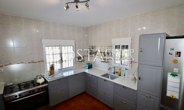 Revente - Villa -
Catral