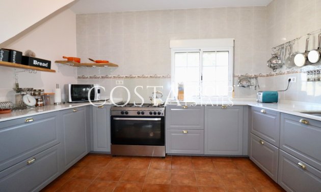 Revente - Villa -
Catral