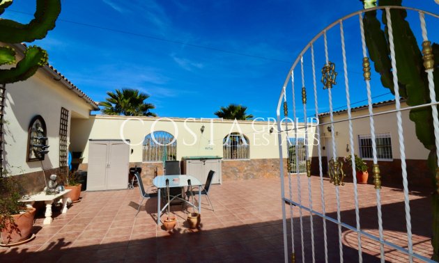 Revente - Villa -
Catral