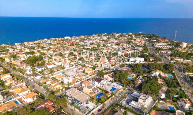 Herverkoop - Villa -
Orihuela Costa - Cabo Roig