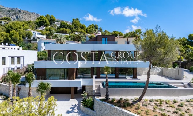 Nowy budynek - Willa -
Altea