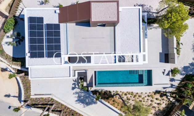 Nowy budynek - Willa -
Altea