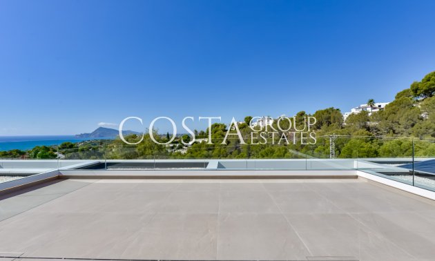 Nowy budynek - Willa -
Altea